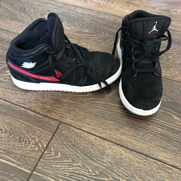 Nike Air Jordan 1 Retro Mid Boys Size 5 - Picture 13 of 14